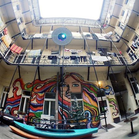 Dbc Hostel Budapeste Exterior foto