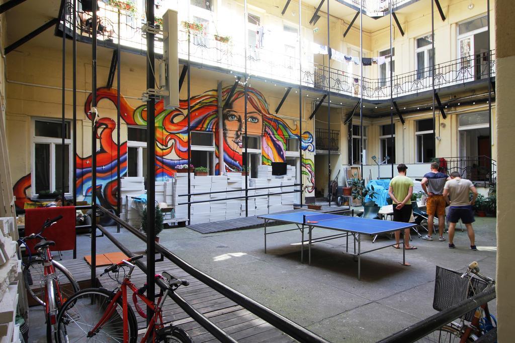 Dbc Hostel Budapeste Exterior foto