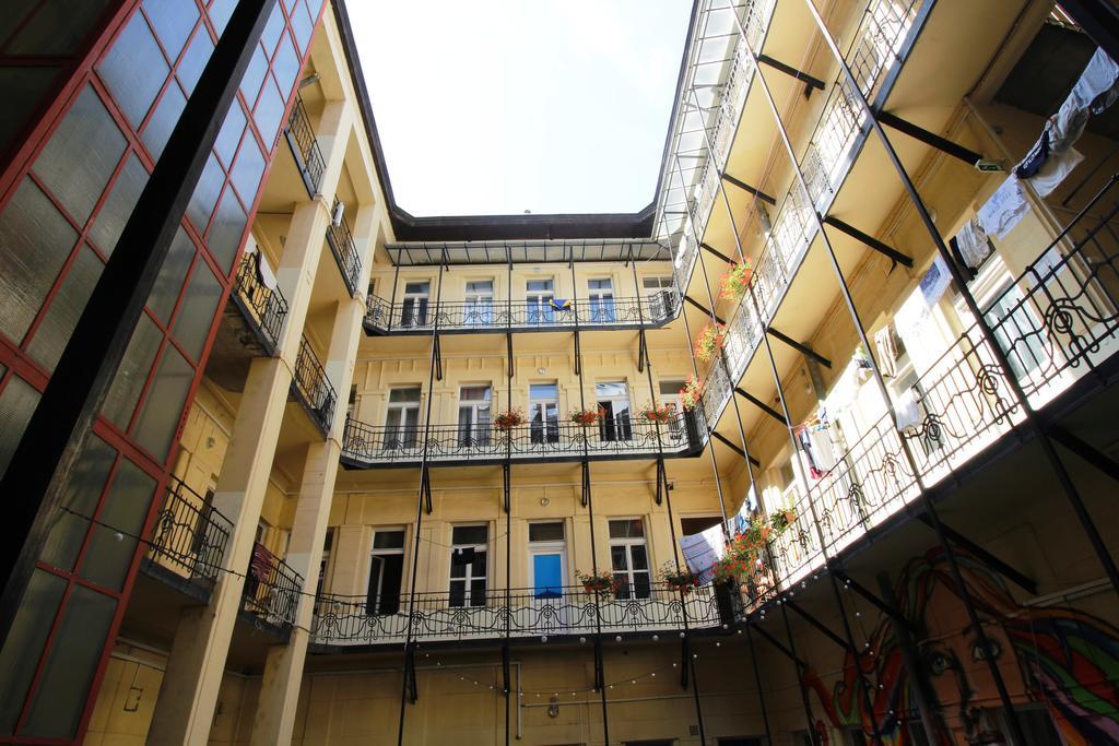 Dbc Hostel Budapeste Exterior foto