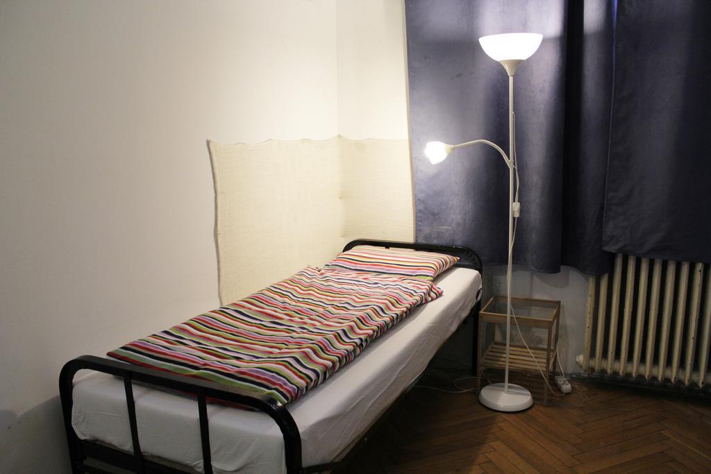 Dbc Hostel Budapeste Exterior foto