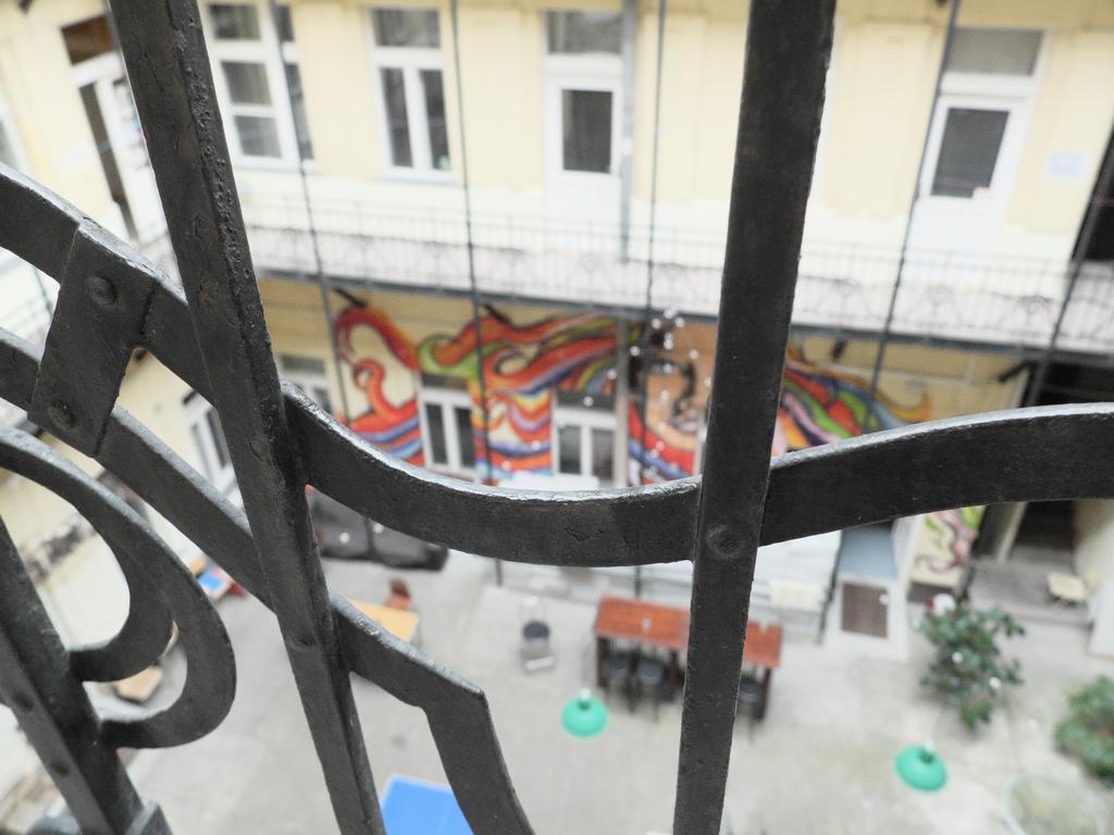 Dbc Hostel Budapeste Exterior foto